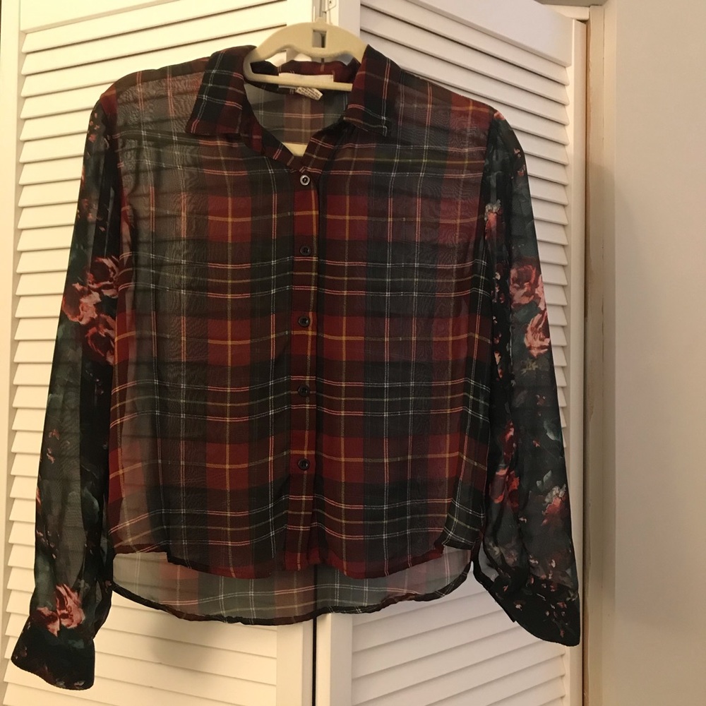 Long-sleeved blouse